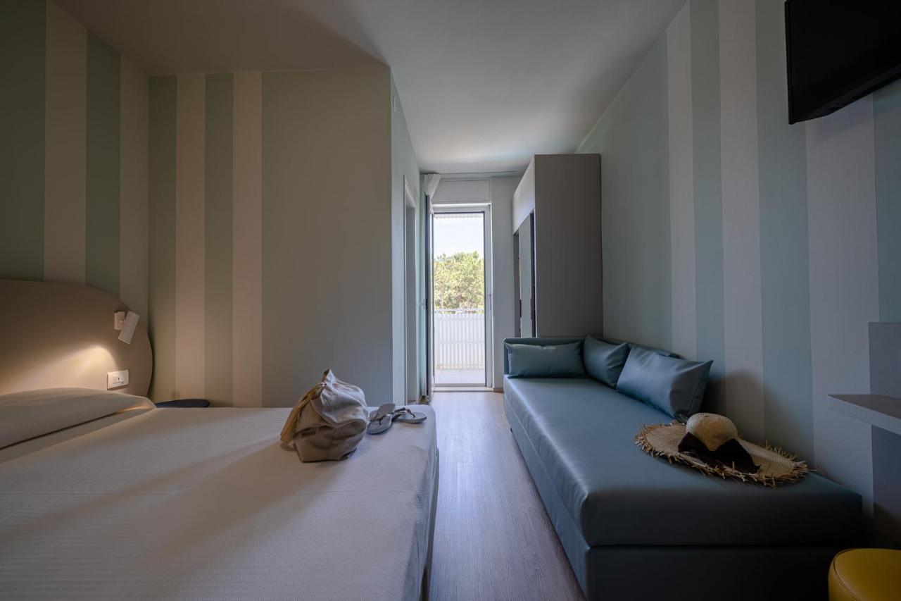 Hotel Smeraldo Lignano Sabbiadoro Exterior photo