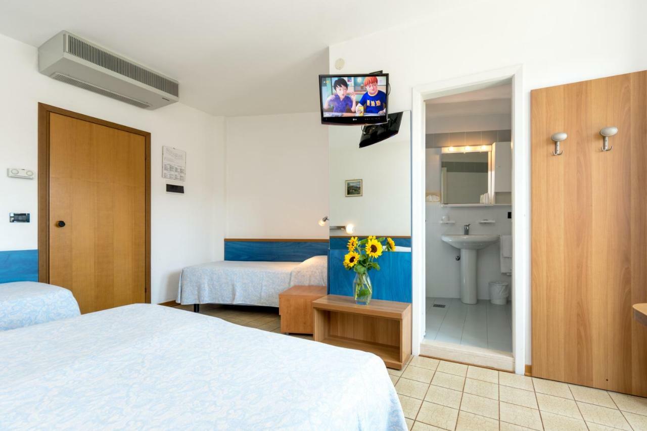 Hotel Smeraldo Lignano Sabbiadoro Exterior photo